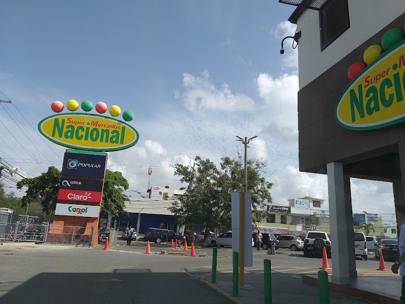 Supermercado Nacional Charles de Gaulle