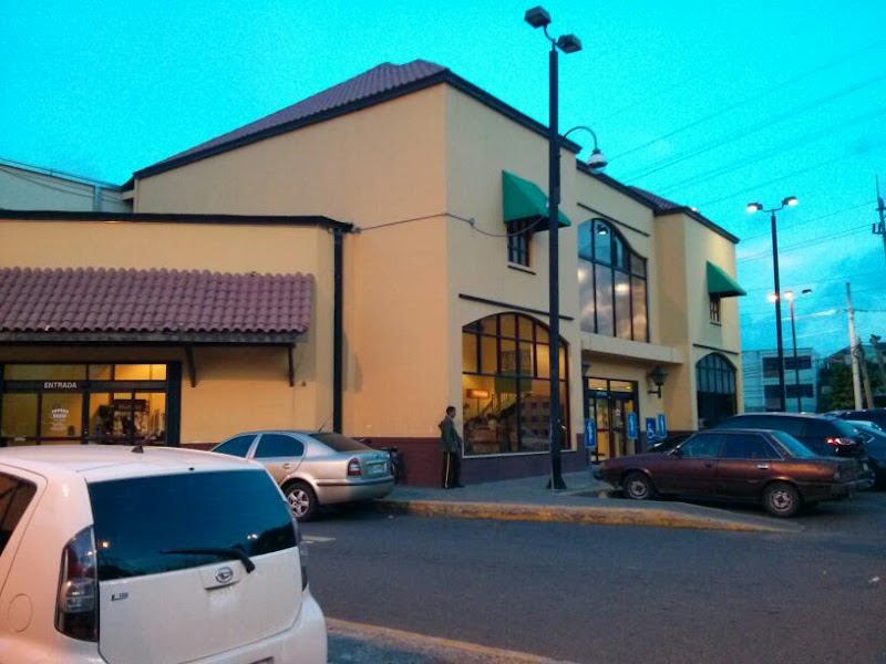 Supermercado Nacional Arroyo Hondo