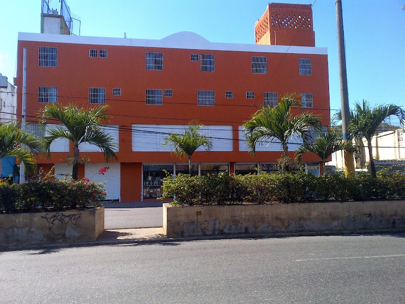 Plaza Comercial Cueto Sal