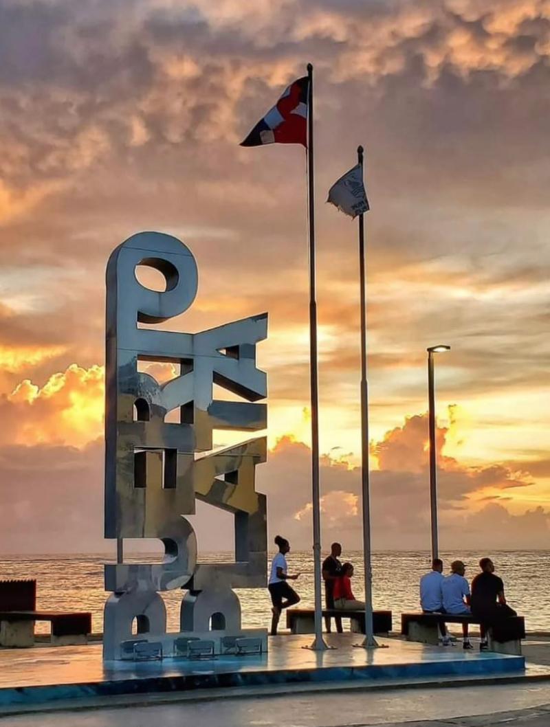 Puerto Plaza sign (photo spot)