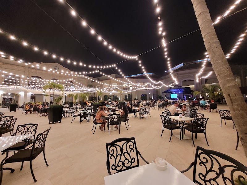 Pool Bar